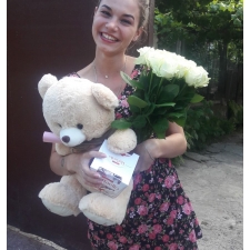 11 white roses