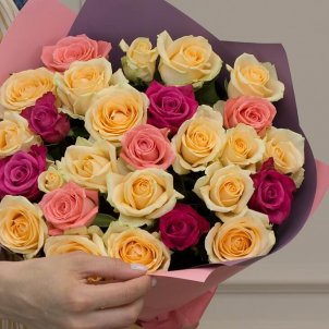 25 Colored roses