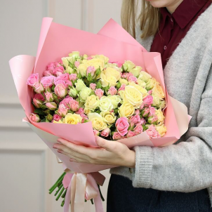 35 spray roses mix