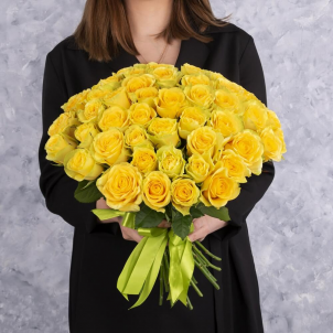 35 Yellow roses