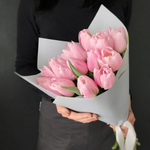 15 Pink tulips
