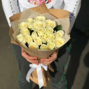 19 Белых роз